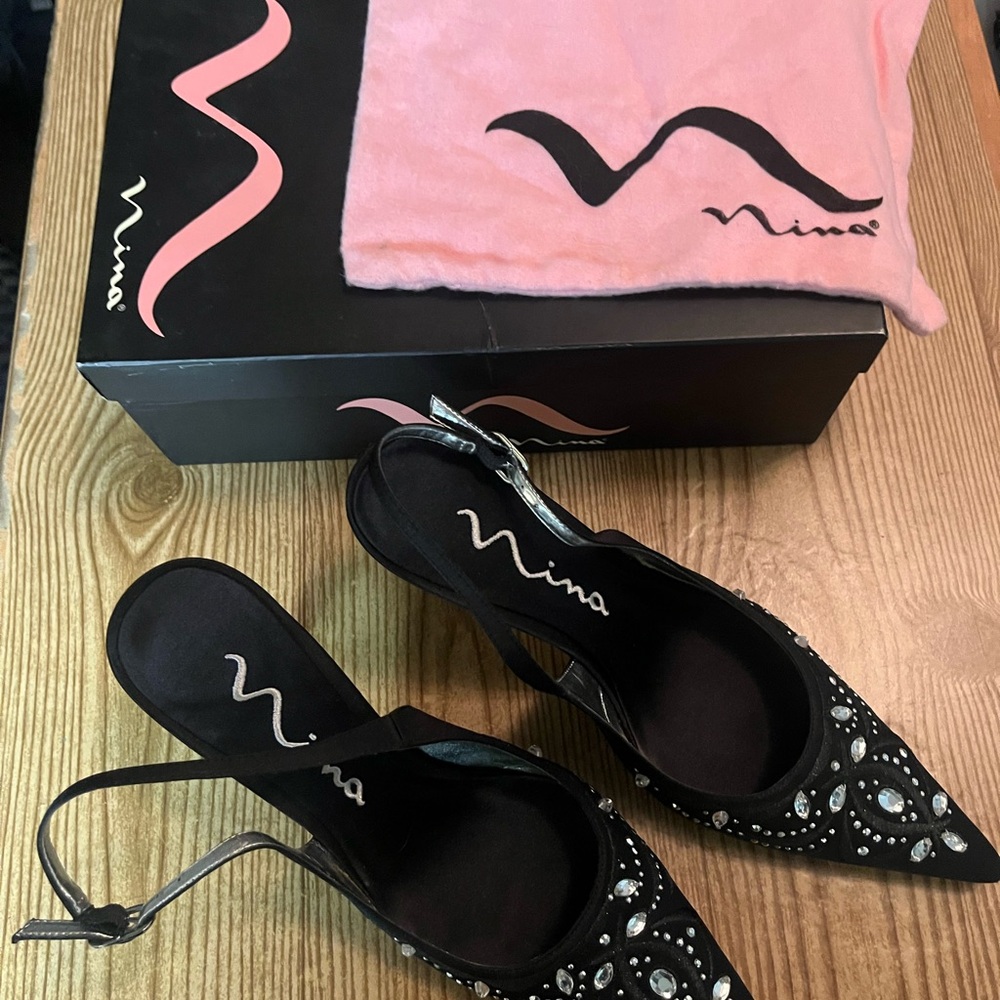 Nina Black Crystal Embellished pointy toe Heels 8.5